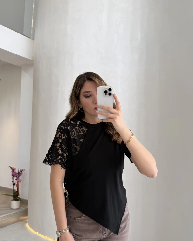 Asimetrik Kesim Dantel Detaylı Kemerli Bluz - Siyah - Kod: 2964