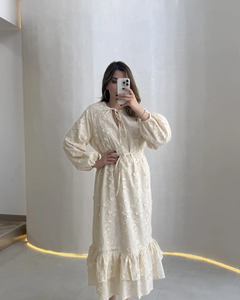 Çiçek Nakış Detaylı Bağcıklı Astarlı Elbise - Bej - Kod: 8100