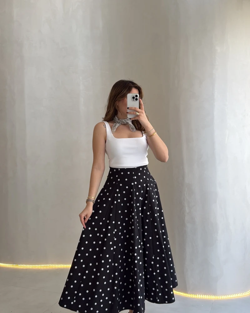 Puantiyeli Astarlı Kloş Etek - Siyah