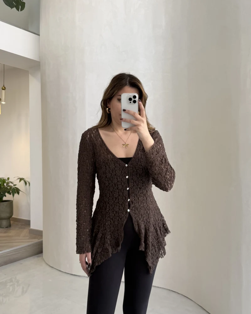 Blossom Asimetrik Kesim Düğmeli Dantel Bluz - Kahverengi - Kod: 39259