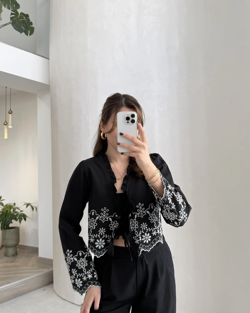 Glow Brode Detaylı Bağlamalı Crop Bluz - Siyah - Kod: 1062