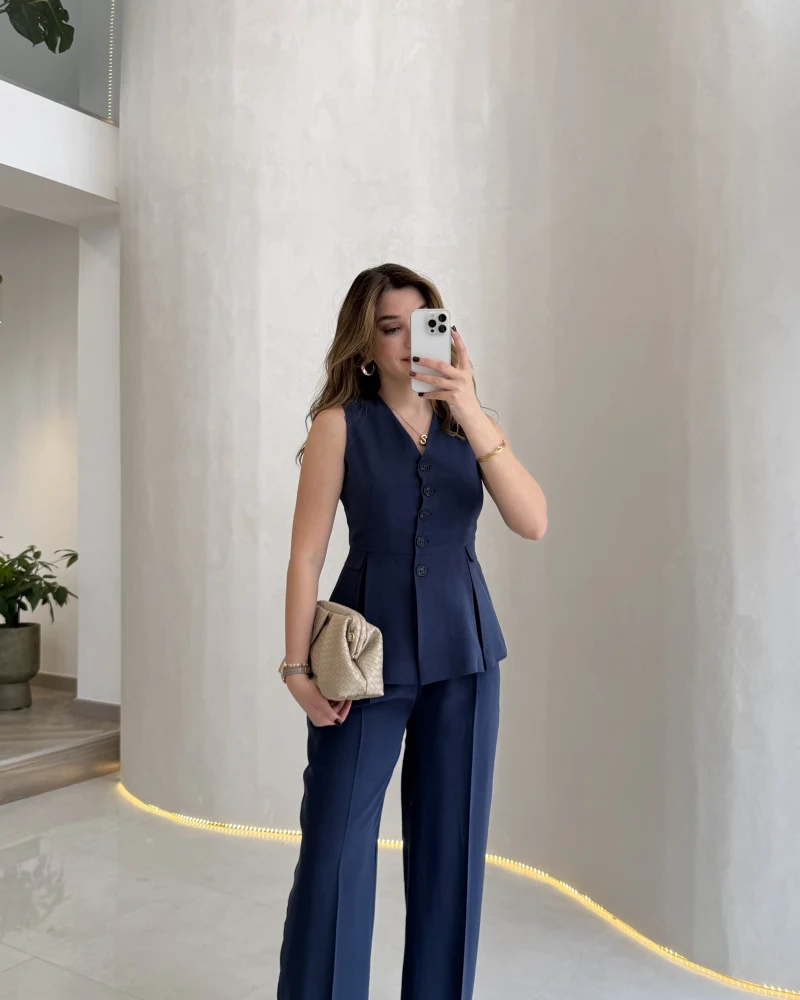 Lumiere Bele Oturan Sıfır Kol Düğmeli Takım - Lacivert - Kod: 9041