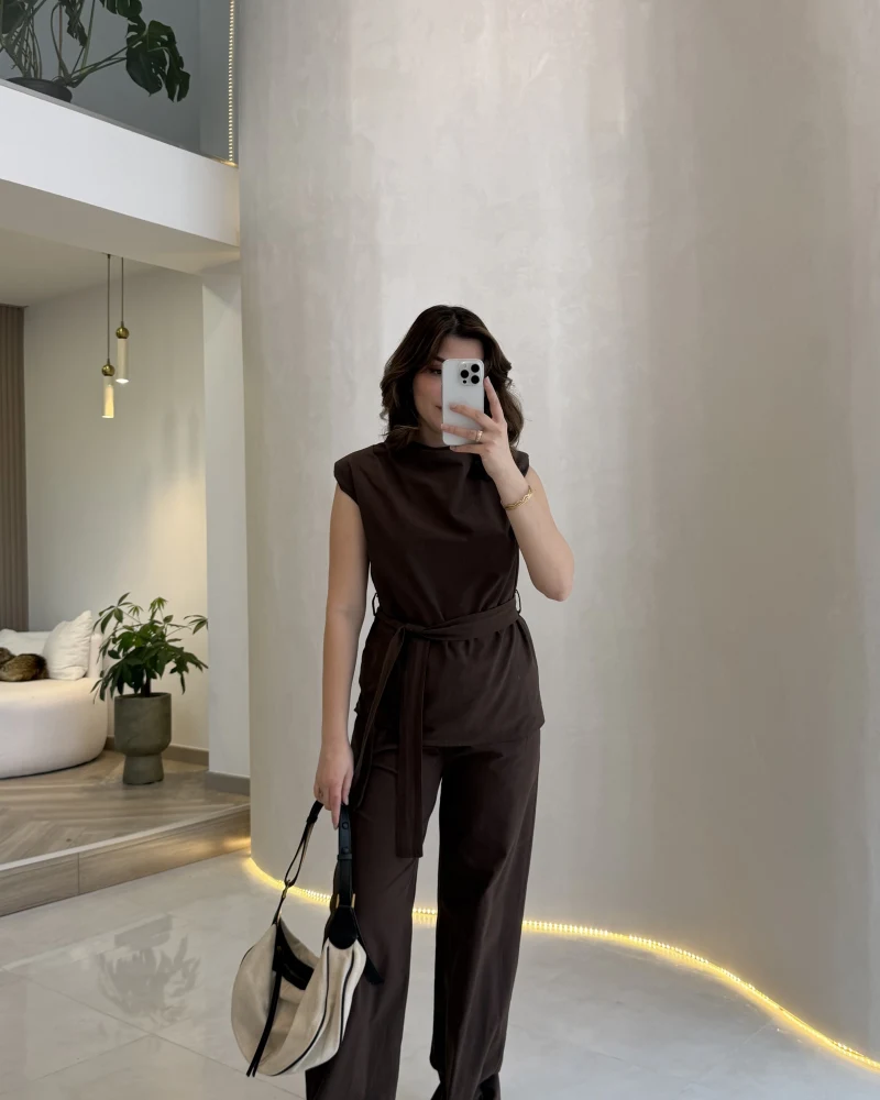 Access Kuşaklı Dik Yaka Sıfır Kol Vatkalı Takım - Kahve - Kod: 8965