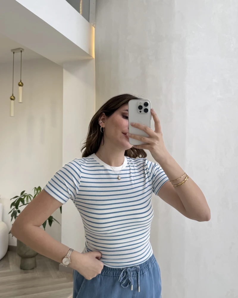 Mavi Çizgili Beyaz Kısa Kol T-shirt - Kod: 6962
