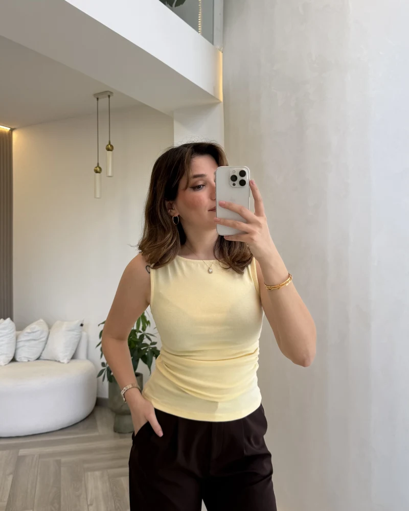 Dilvin Sıfır Kol Beli Büzgü Detaylı Kayık Yaka Body - Sarı - Kod: 31589