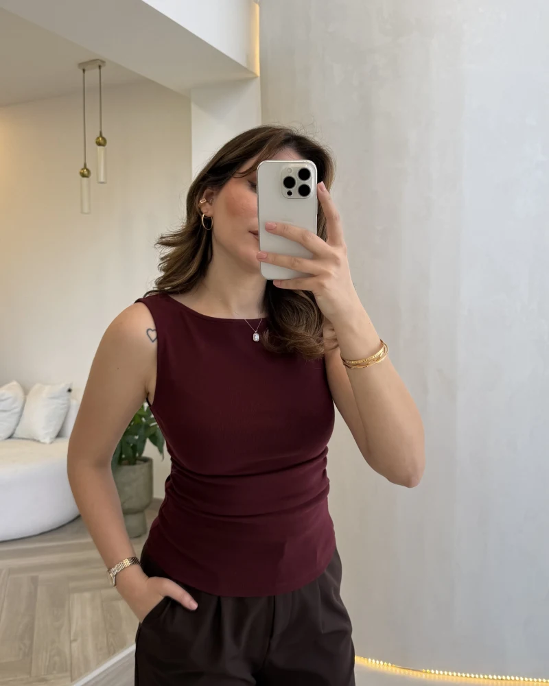 Dilvin Sıfır Kol Beli Büzgü Detaylı Kayık Yaka Body - Bordo - Kod: 31589