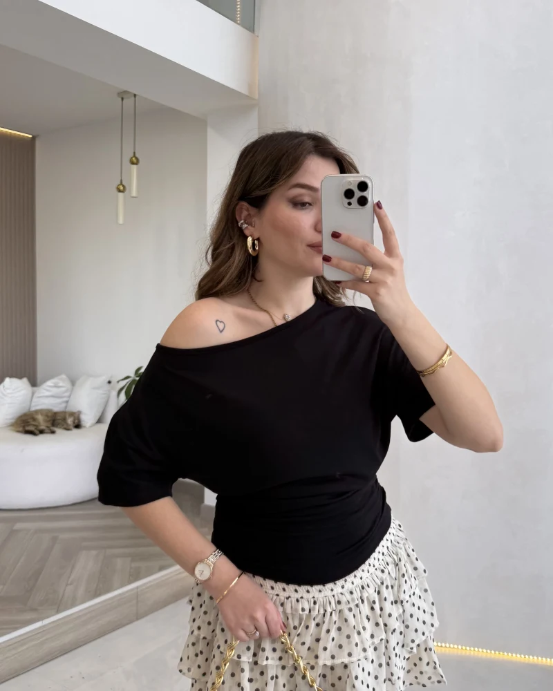 Leona Pamuk Kumaş Beli Büzgülü T-shirt - Siyah - Kod: 6996