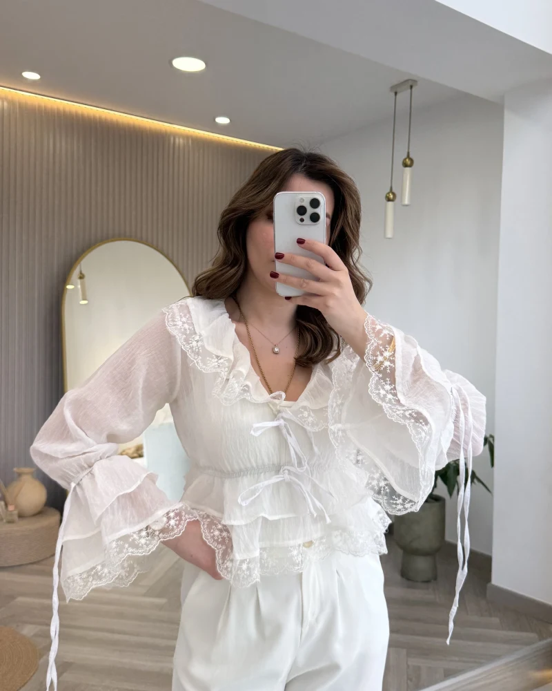 Sebastian Dantel Detay Fırfırlı Bluz - Beyaz - Kod: 1075