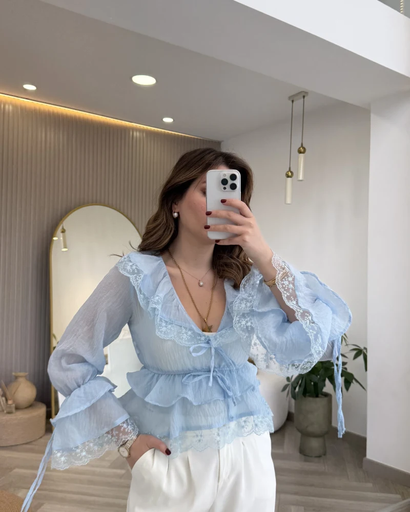 Sebastian Dantel Detay Fırfırlı Bluz - Mavi - Kod: 1075