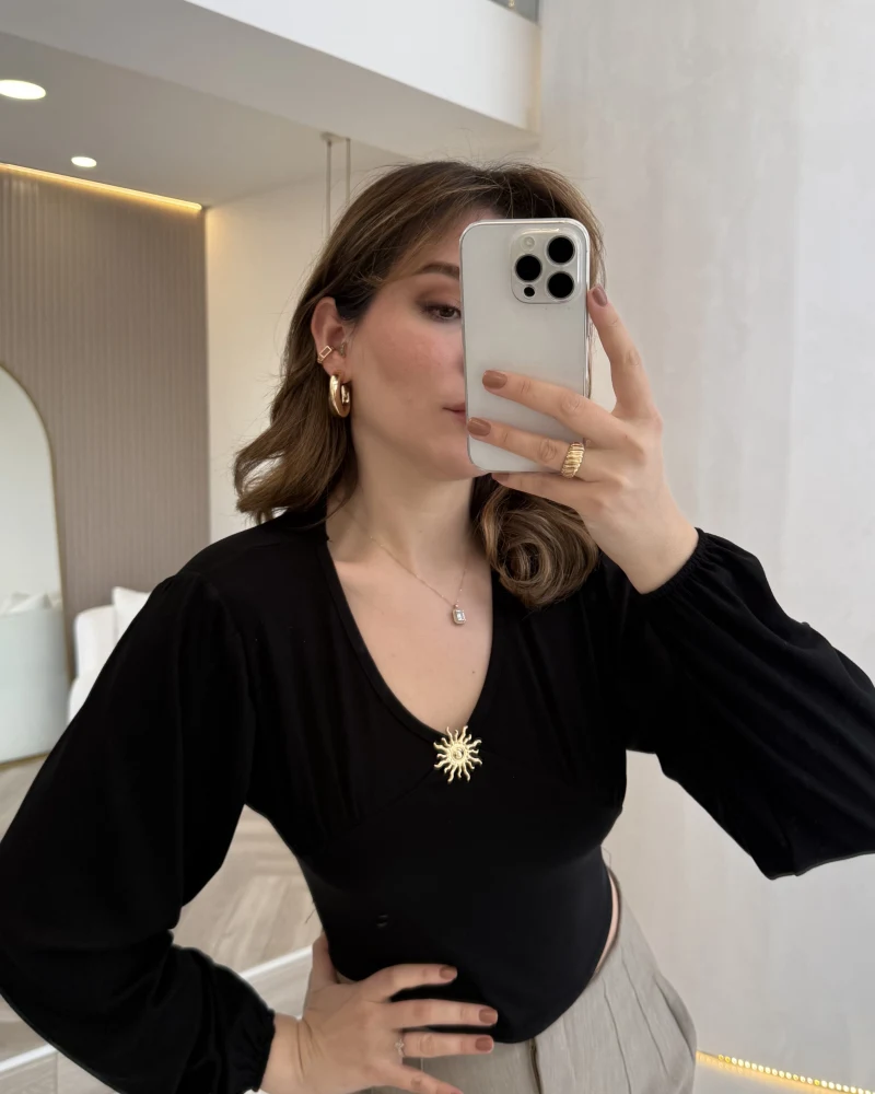 Sun Aksesuar Detay Bağlamalı Bluz - Siyah - Kod: 1032