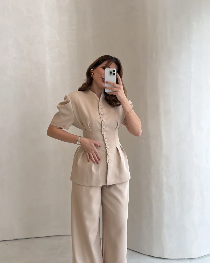 Noir Bel Detay Balon Kol Vatkalı Düğmeli Takım - Bej