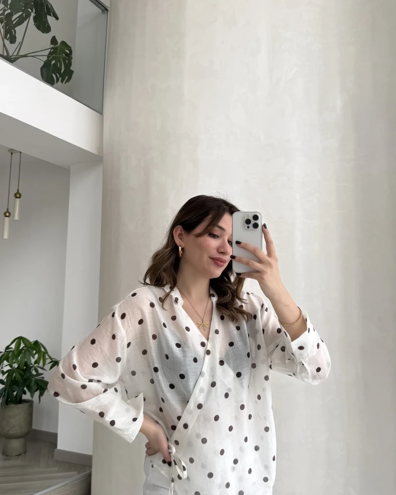 Beli Biyeli Puantiye Desen Gömlek Bluz - Ekru - Kod: 580938