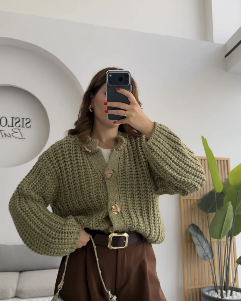 Büyük Düğmeli Örgü Hırka - Yeşil