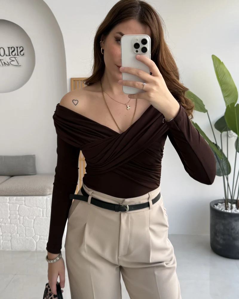 Büzgülü Çapraz Bluz - Acı Kahve