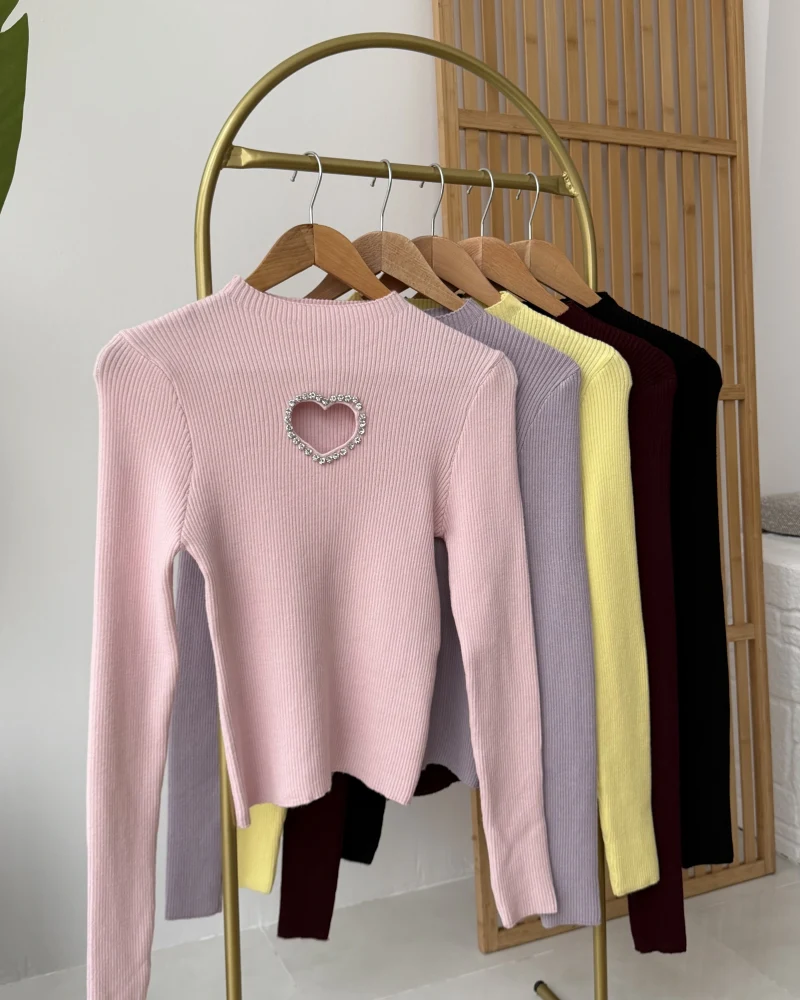 Dekolteli Kalp Detay Taşlı Triko Body - Pembe - Kod: 4810