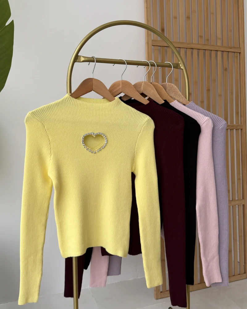 Dekolteli Kalp Detay Taşlı Triko Body - Sarı - Kod: 4810