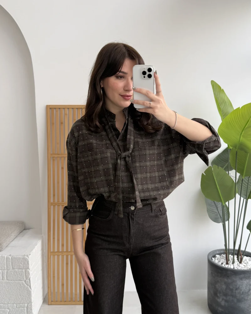 Fular Bağlamalı Taşlı Gömlek - Kahverengi - Kod: 2180