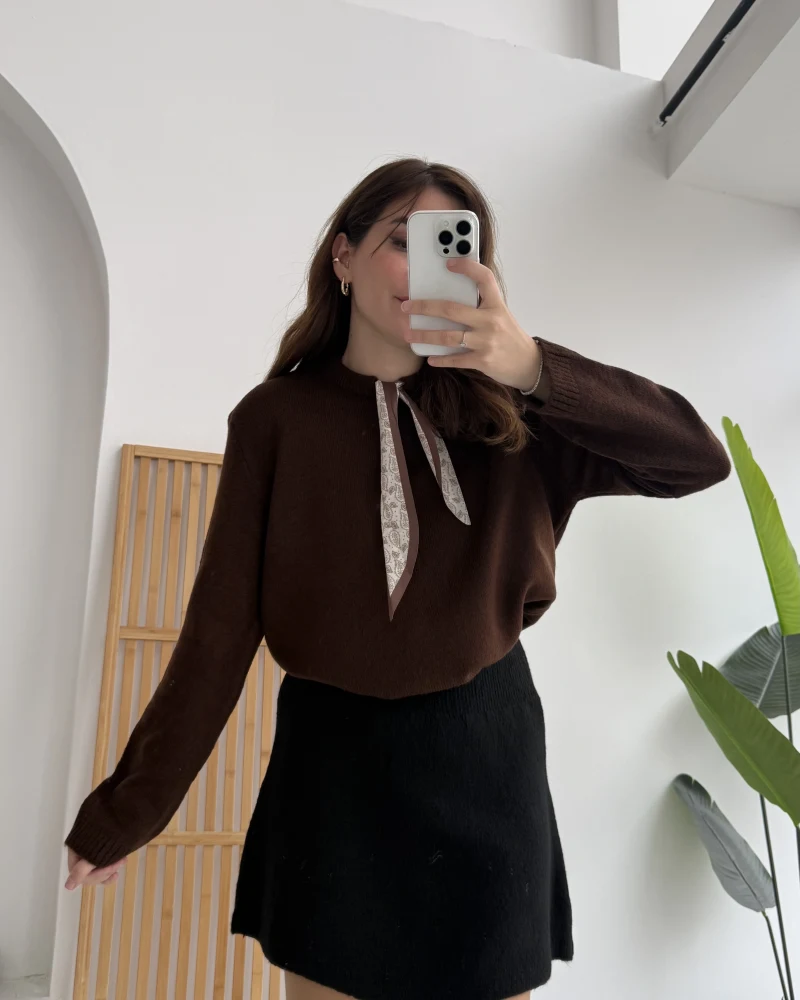 Fular Bağlamalı Uzun Kol Kazak - Acı Kahve