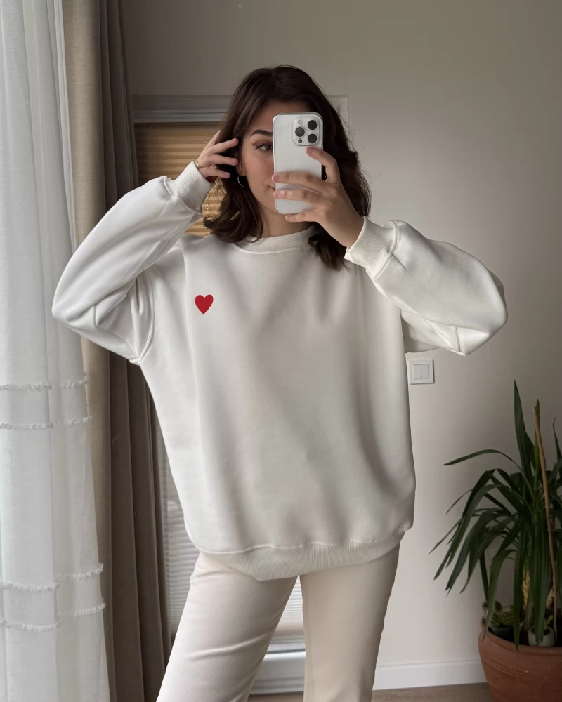 Kalp Nakışlı Sweatshirt Şardonlu Beyaz