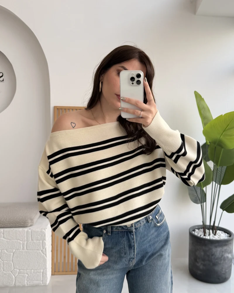 Liora Kayık Yaka Çizgili Kazak - Ekru