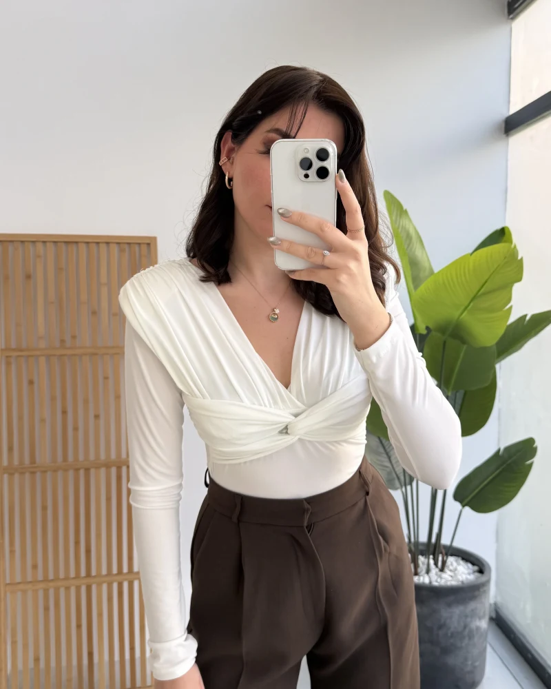 Lydia Vatkalı Önden Büzgülü Bluz - Ekru