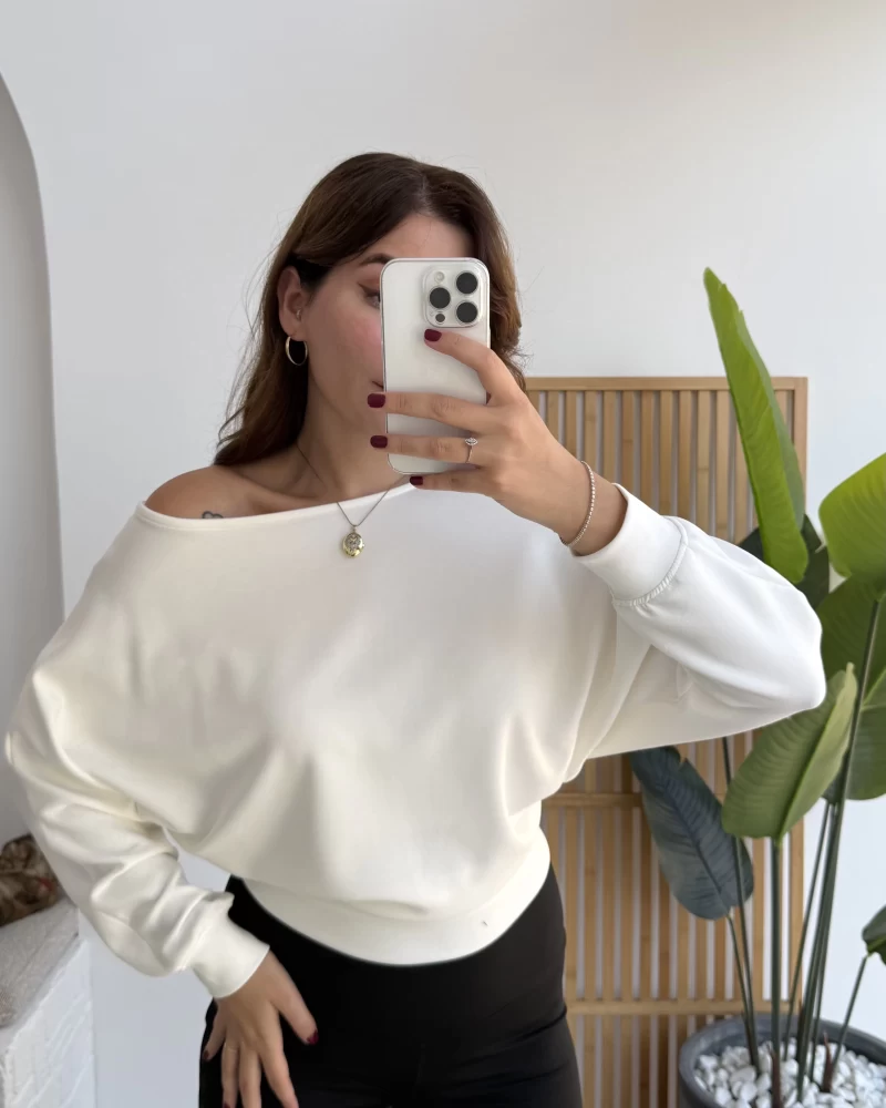 Moira Kayık Yaka Yarasa Kol Bluz - Beyaz