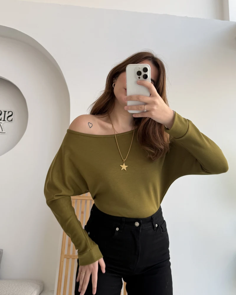 Moira Kayık Yaka Yarasa Kol Bluz - Yağ Yeşili