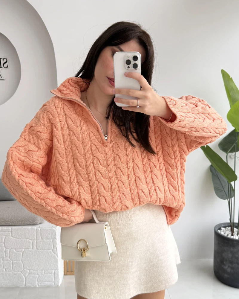 Örgülü Dik Yaka Fermuarlı Kazak - Yavruağzı - Kod: 231078