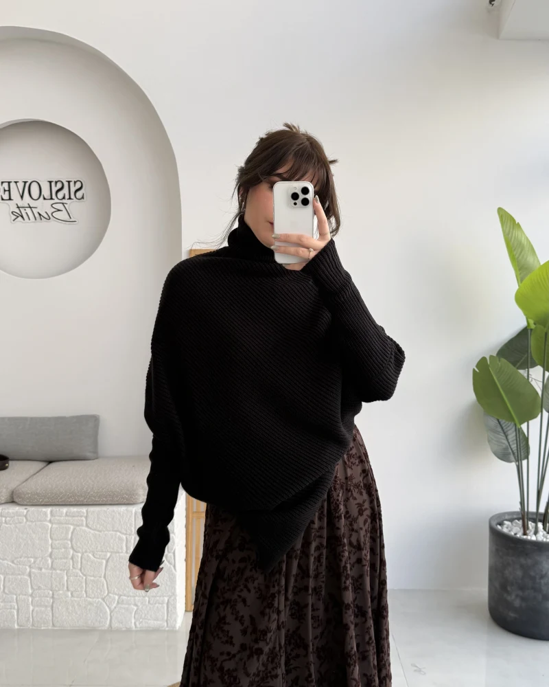 Shirley Asimetrik Kesim Boğazlı Triko Panço - Siyah