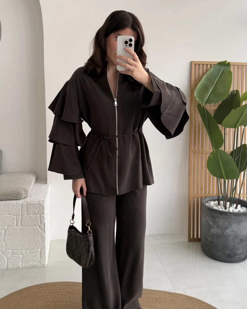 Volan Kol Detay Bağcıklı Bluz Takım - Kahverengi - Kod: 8880