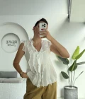 2119 - Julie Sıfır Kol Fırfırlı Gömlek - Beyaz
