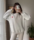 Kalp Nakışlı Sweatshirt Şardonlu Beyaz