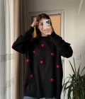 Kırmızı Kalpli Triko Kazak Koyu Siyah
