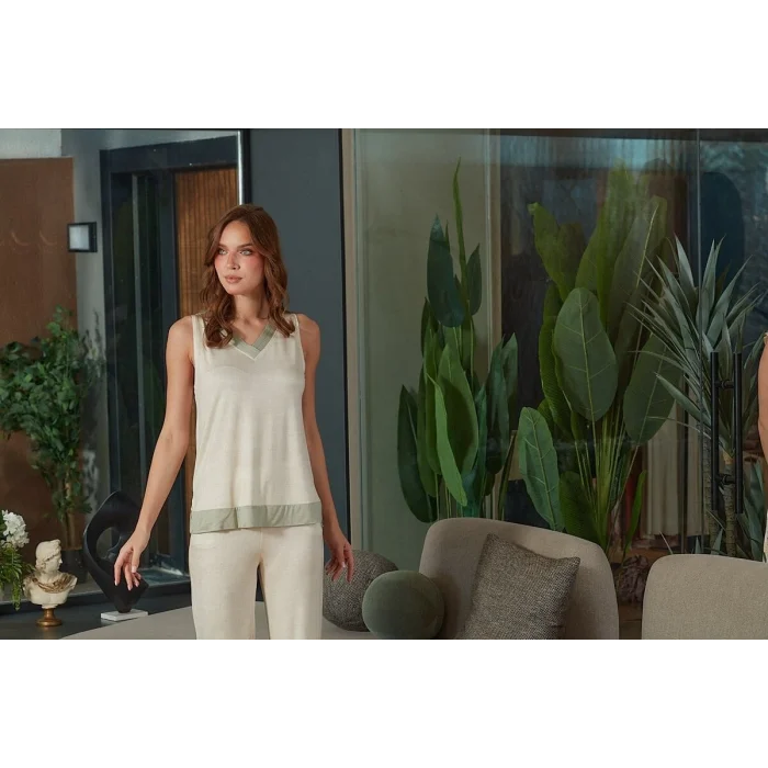 Aqua 26605 Kadın V Yaka Sıfır Kol Kapri Pijama Takım