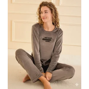 Mihra 13166 Kadın Kadife Uzun Kol Pijama Takımı