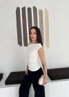 Beyaz Dalgıç Omuz Bağlamalı Bluz