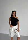 Siyah Omuzu Düşük Bluz