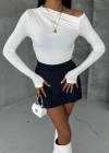 Beyaz Kayık Yaka Bluz
