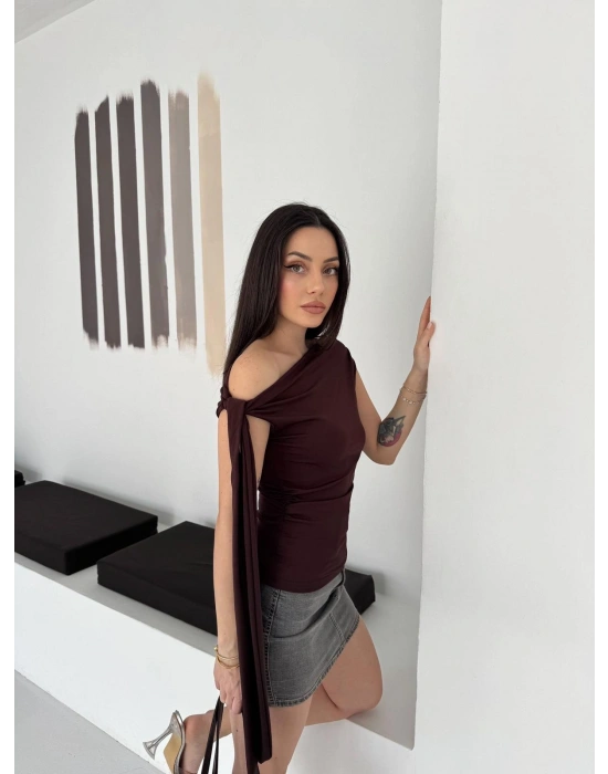 Kahverengi Dalgıç Omuz Bağlamalı Bluz