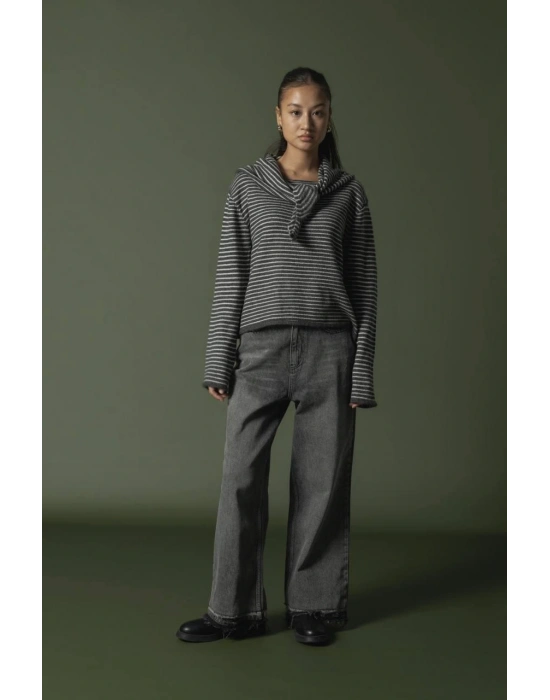 Antrasit Çizgili Fularlı Kazak