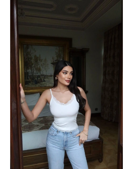 Beyaz Dantel Detay Atlet