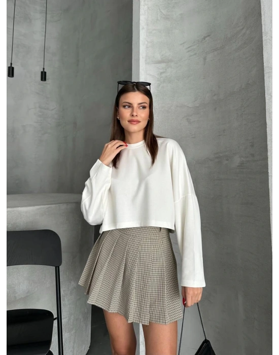 Beyaz Salaş Kesim Basic Sweat