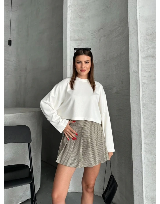 Beyaz Salaş Kesim Basic Sweat