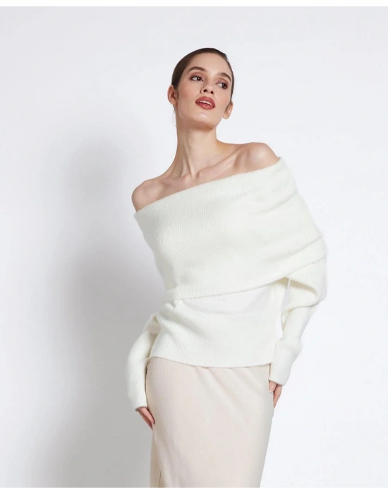 Ekru Madonna Yaka Şardonlu Kazak
