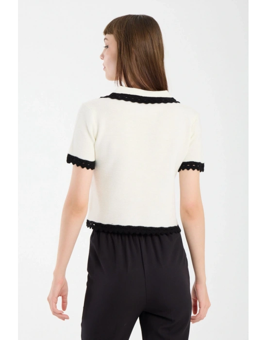 Ekru Yakası Dantelli Kısa Kollu Kazak