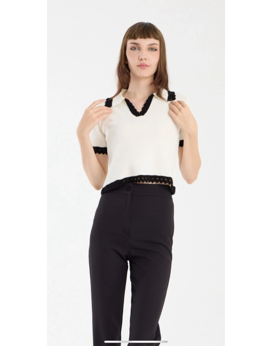 Ekru Yakası Dantelli Kısa Kollu Kazak