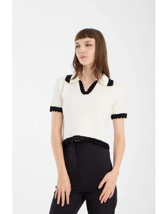 Ekru Yakası Dantelli Kısa Kollu Kazak