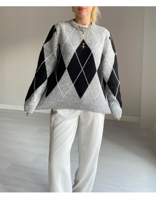 Gri Baklava Desenli Kazak