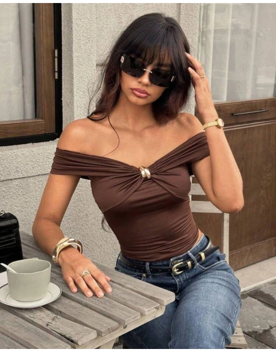 Kahverengi Aksesuar Detay Bluz