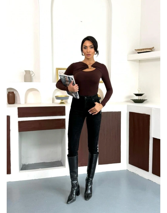 Kahverengi Aksesuar Detay Bluz